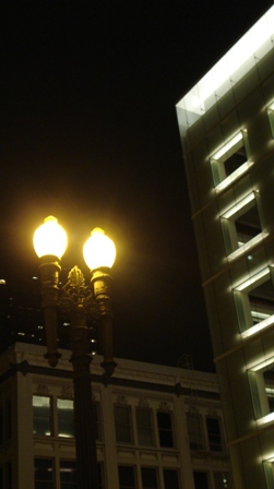 street-lamp-and-debeers-building-sm.jpg
